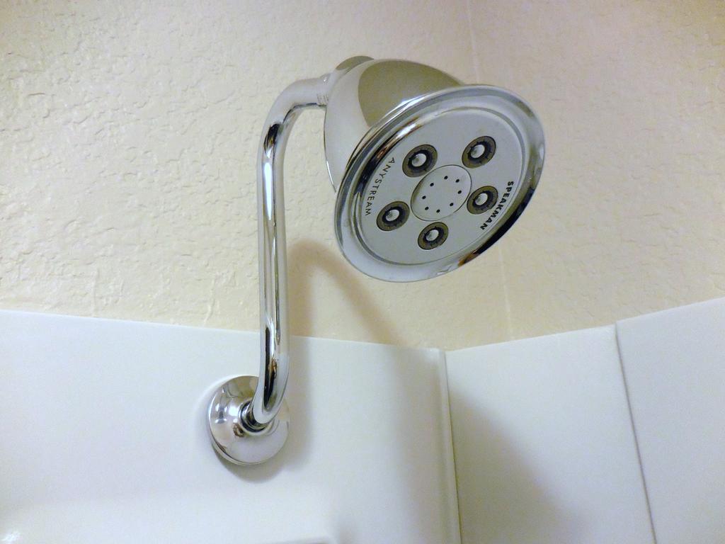 Silverstone Inn & Suites Spokane Valley Bagian luar foto