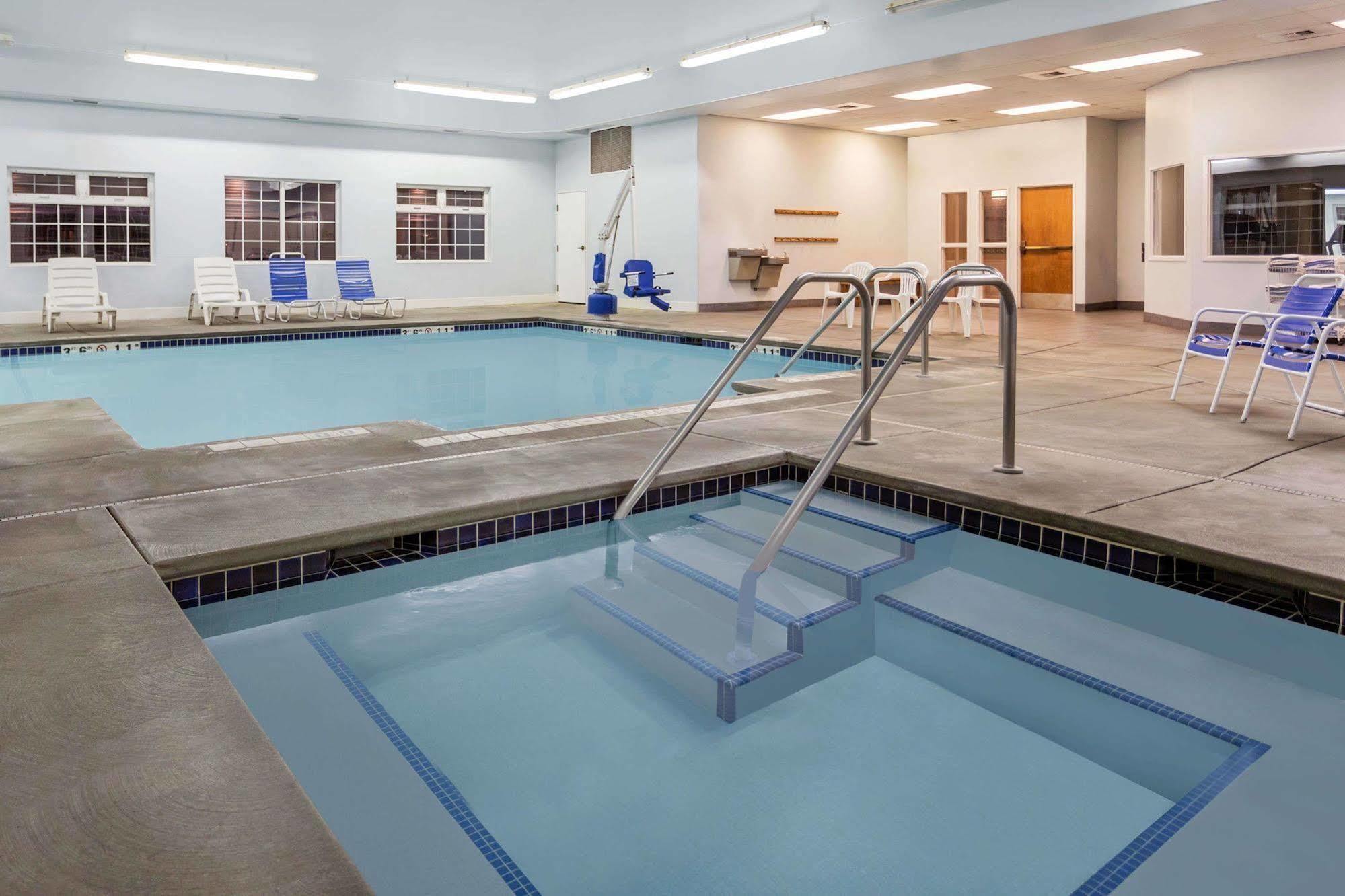 Silverstone Inn & Suites Spokane Valley Bagian luar foto